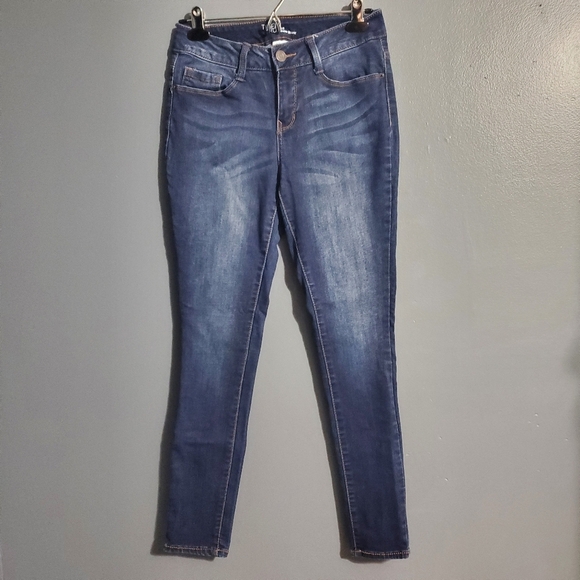 Time and Tru Super Skinny Womens Jeans Dark Wash Size 10 - Picture 1 of 6